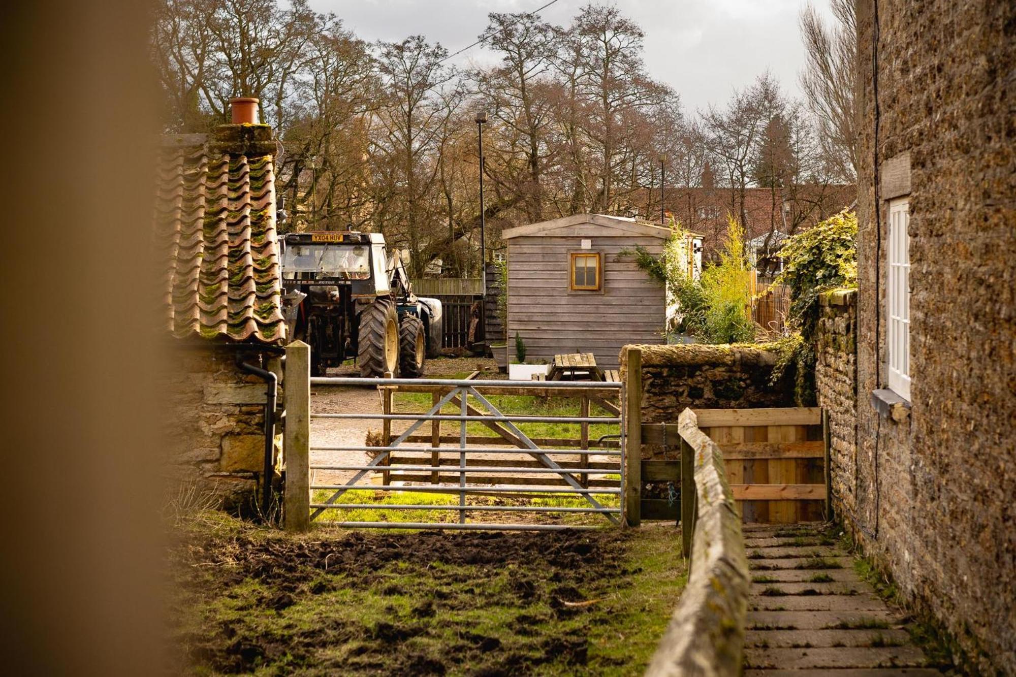 Shepherds Hut, West Ayton, Скарборо Экстерьер фото